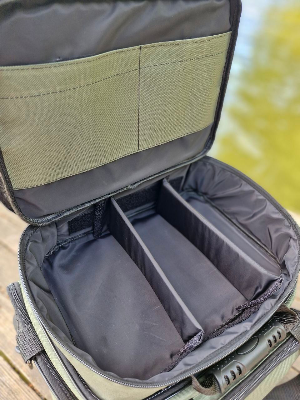 Сумка рибальська Garmata Compact 55л (зі знімною сумкою для котушок) &mdash; універсальна сумка для риболовлі на 7 кишень