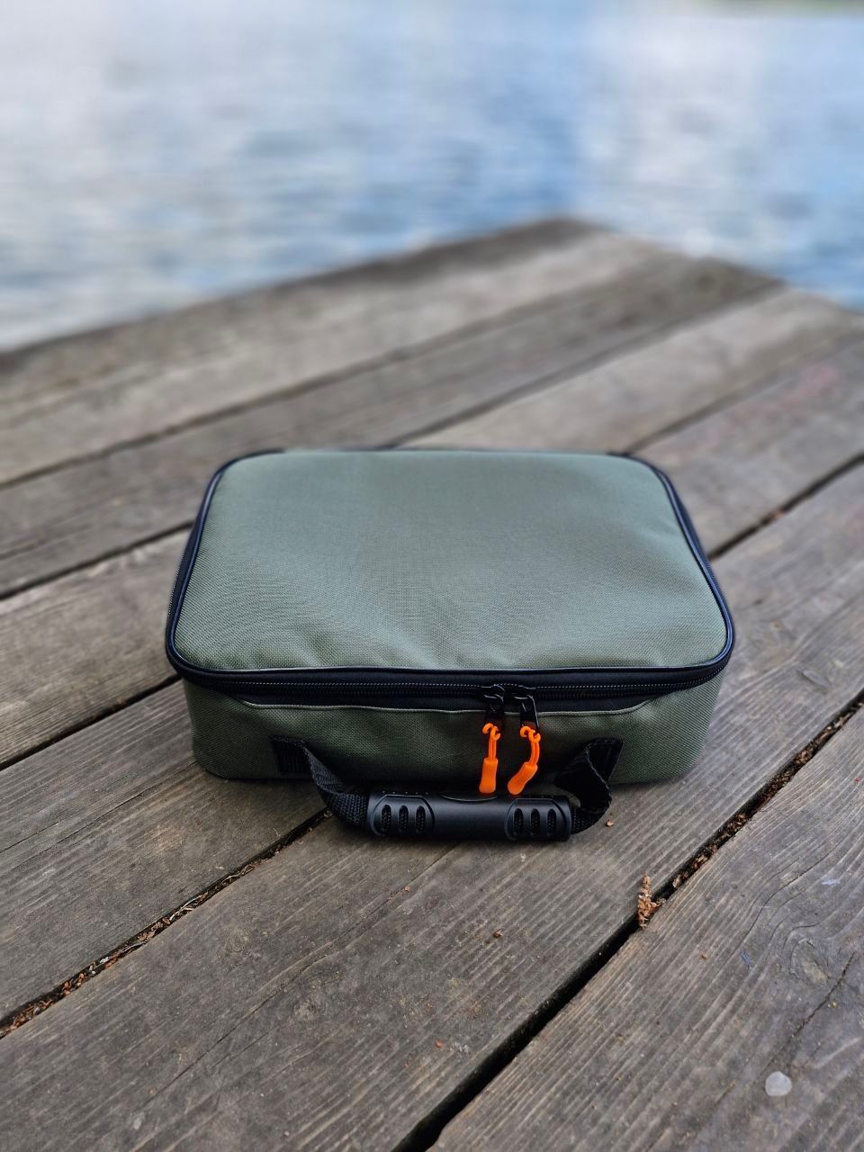 Сумка рибальська Garmata Compact 55л (зі знімною сумкою для котушок) &mdash; універсальна сумка для риболовлі на 7 кишень