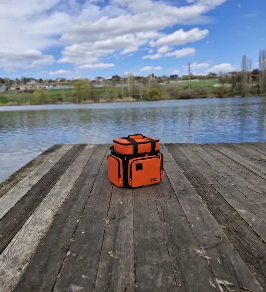 Рибальський набір Garmata River Bag: Універсальна сумка 40л + Відро для прикормки 15л